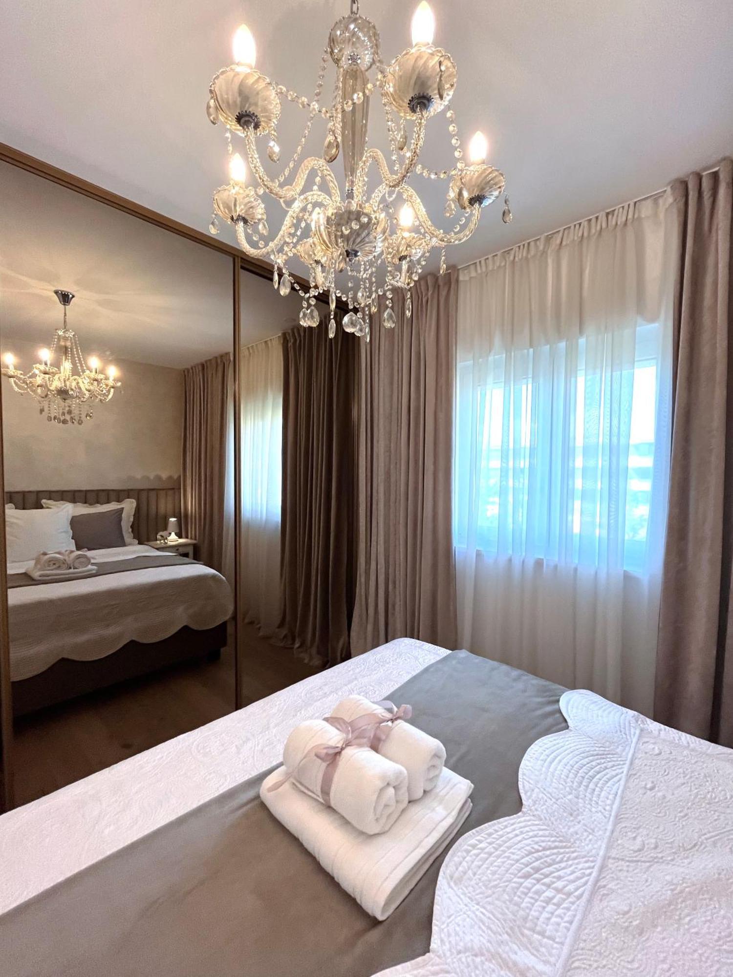 Luxury Apartment Rinos - Free Garage Parking Σπλιτ Εξωτερικό φωτογραφία