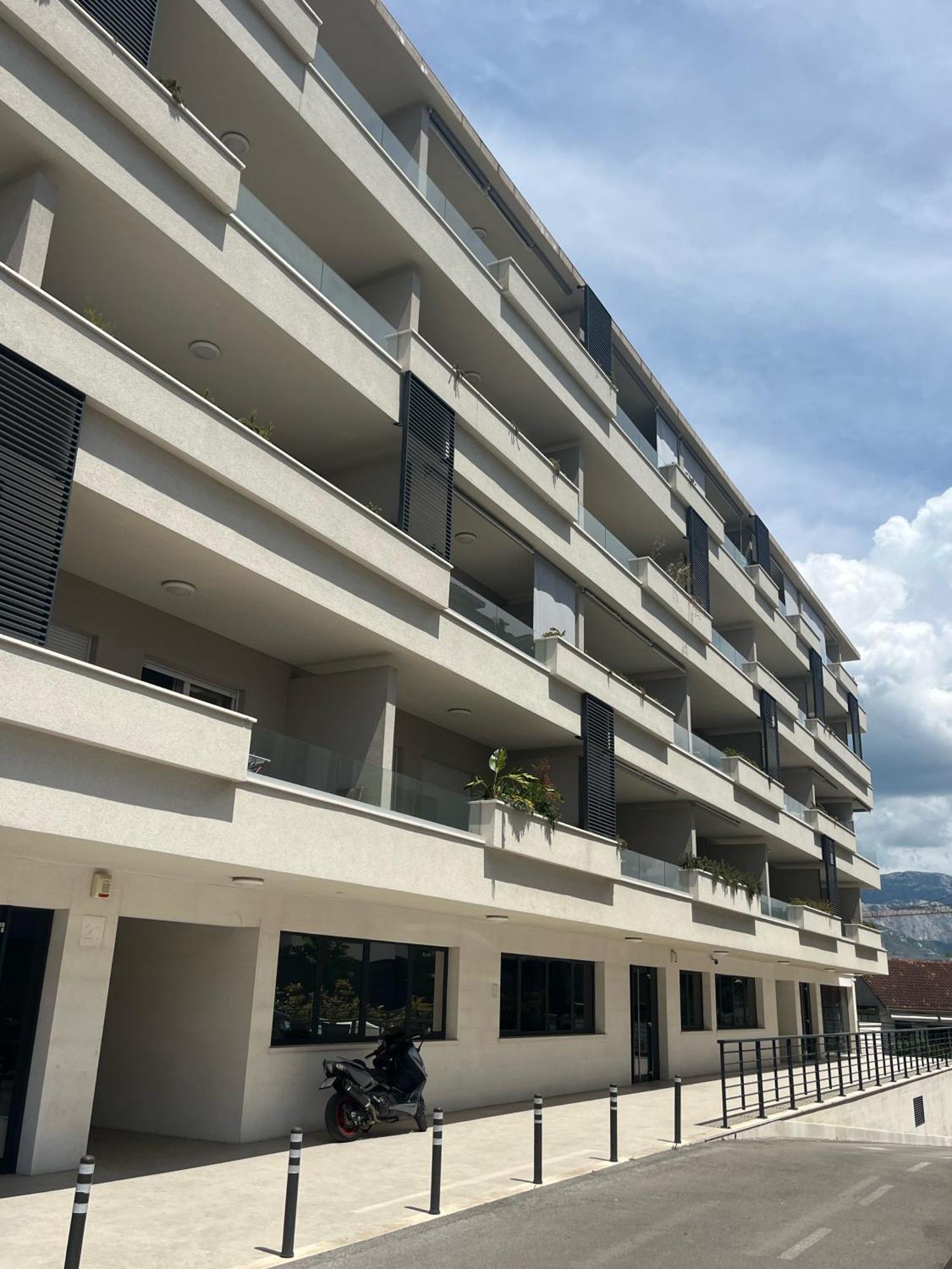 Luxury Apartment Rinos - Free Garage Parking Σπλιτ Εξωτερικό φωτογραφία