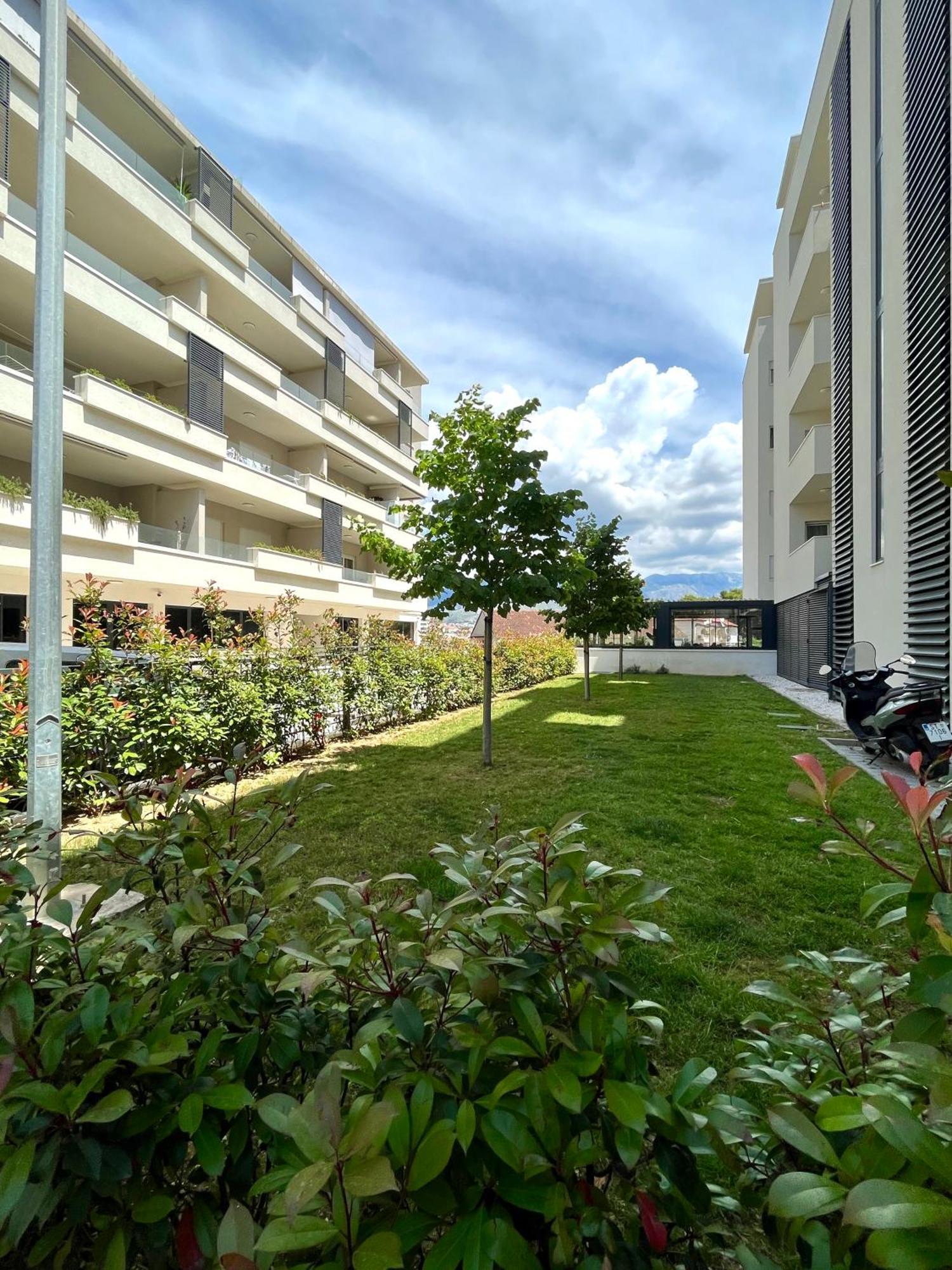 Luxury Apartment Rinos - Free Garage Parking Σπλιτ Εξωτερικό φωτογραφία